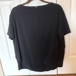 Lululemon Back in Action Short -Sleeve shirt in black